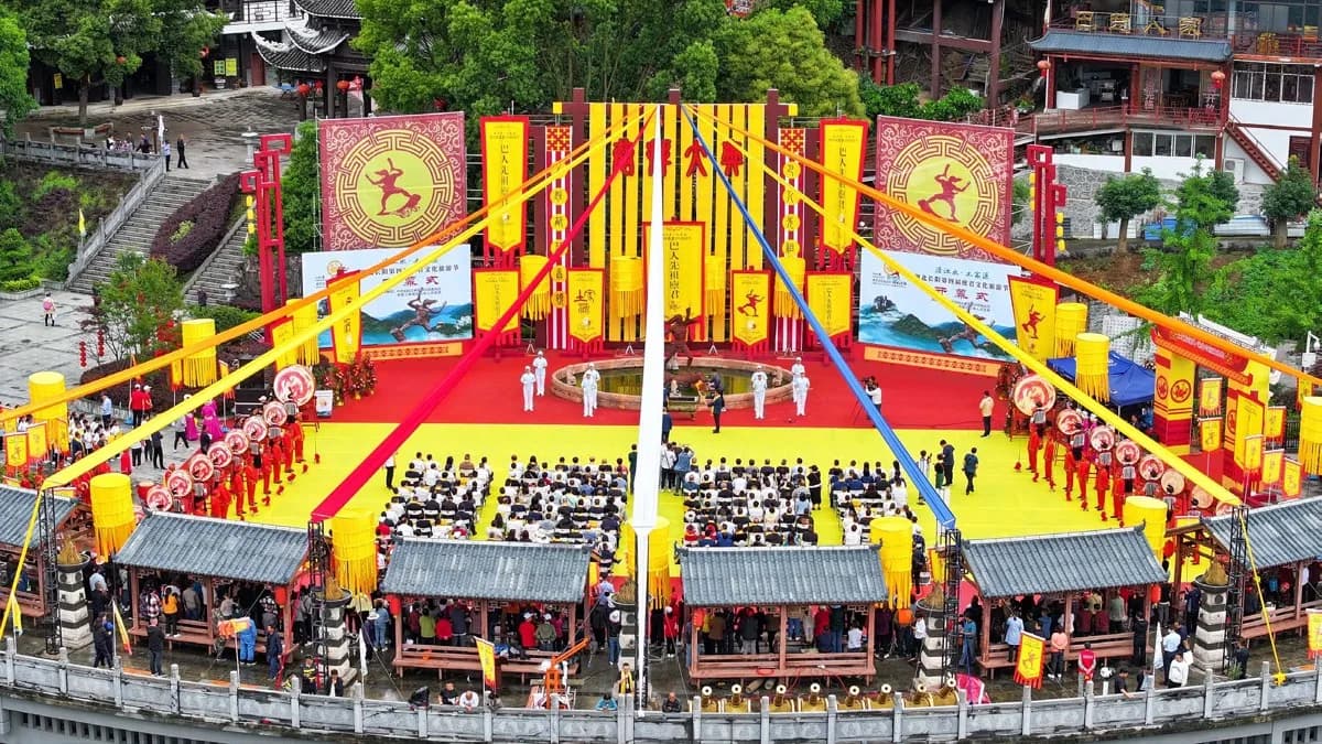 长阳廪君文化旅游节